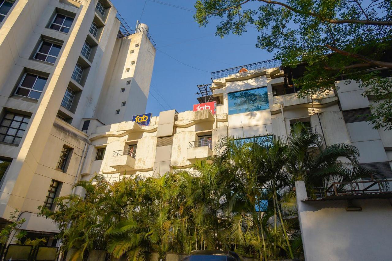 Hotel Ashiyana Pune Esterno foto