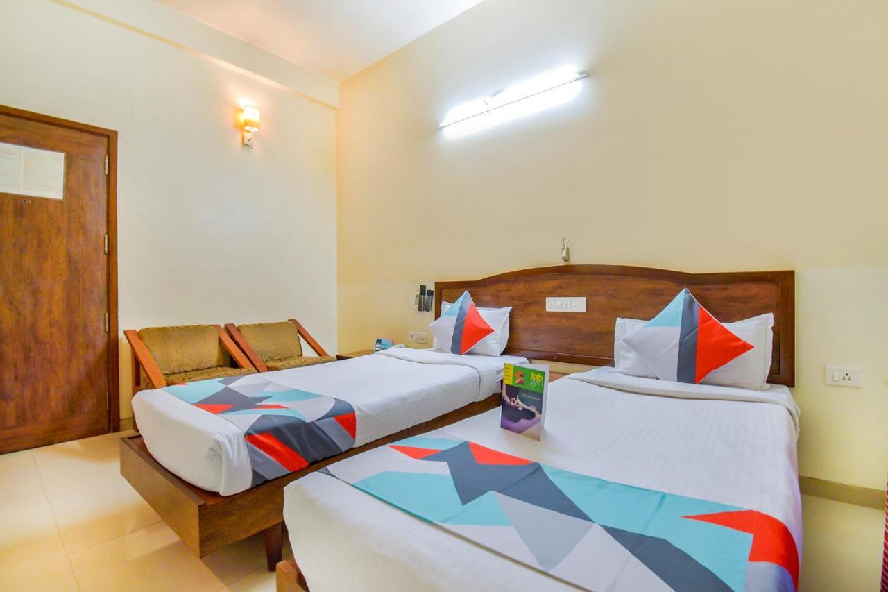 Hotel Ashiyana Pune Esterno foto