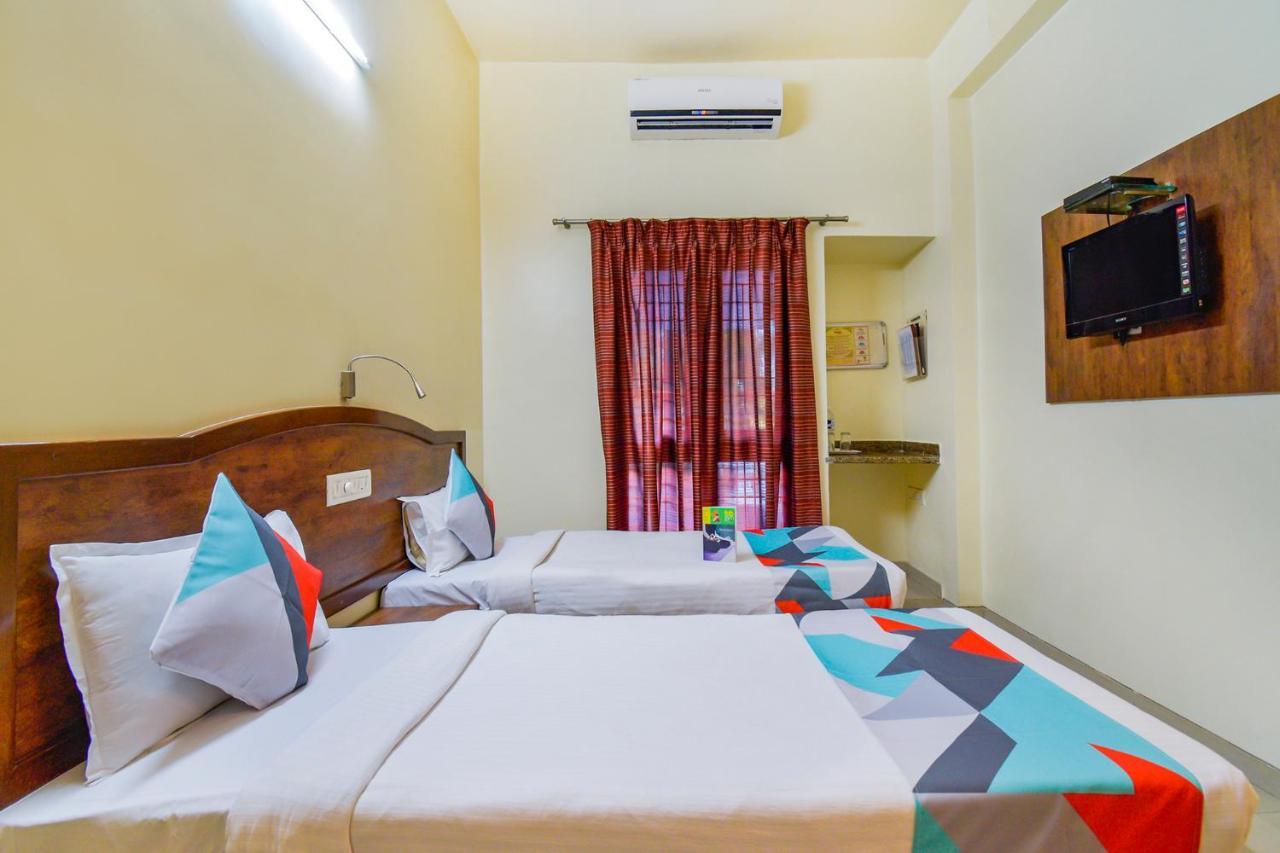 Hotel Ashiyana Pune Esterno foto