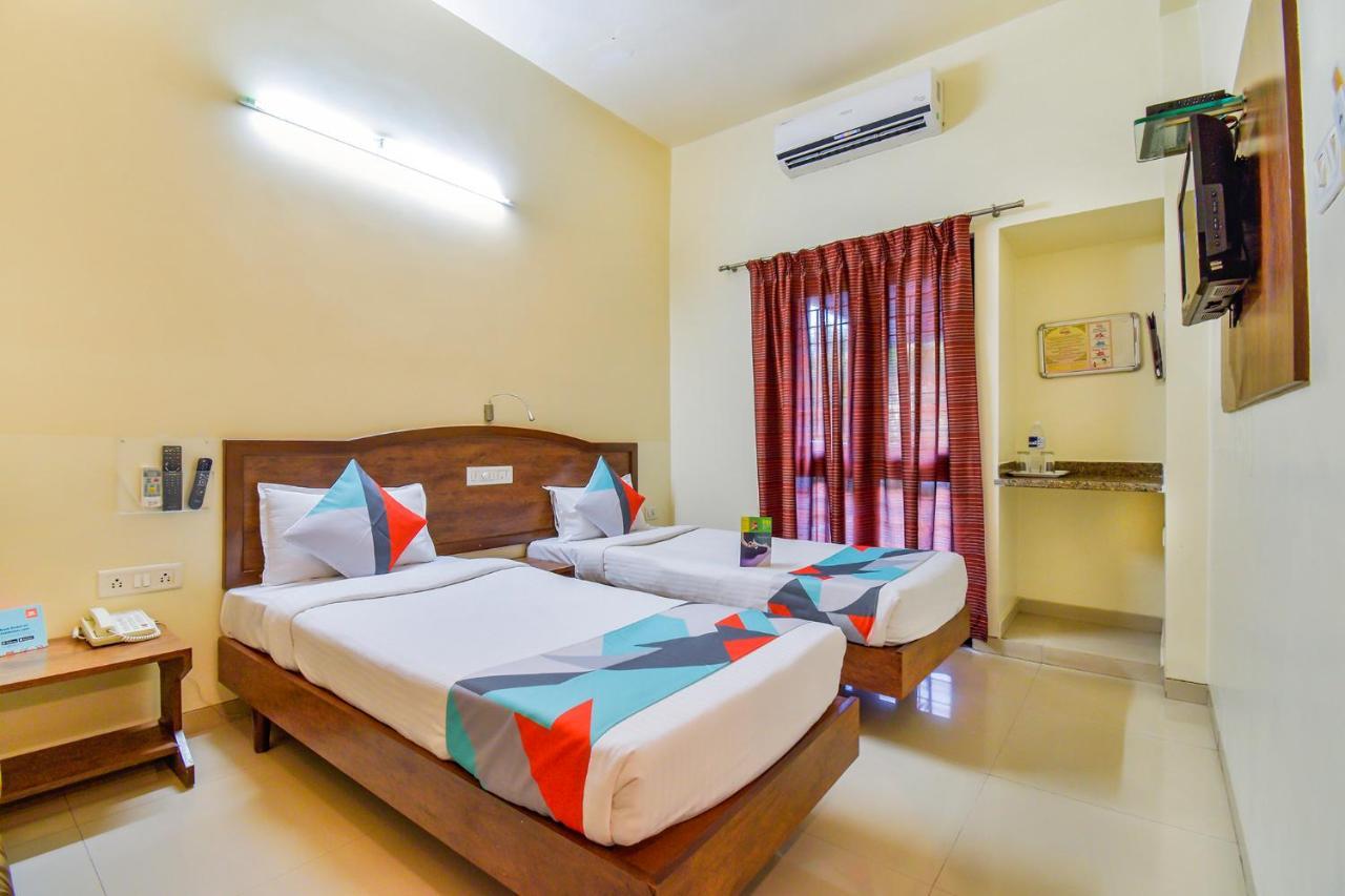 Hotel Ashiyana Pune Esterno foto