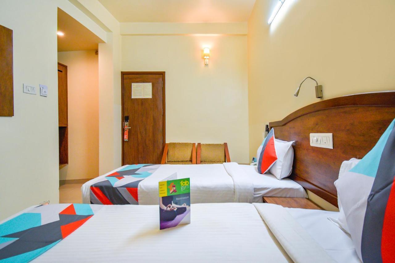 Hotel Ashiyana Pune Esterno foto