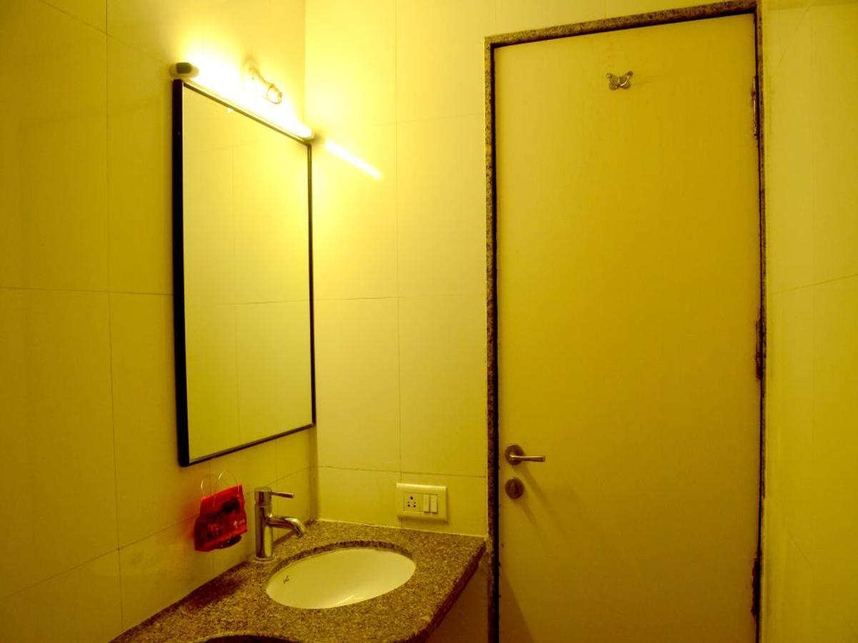 Hotel Ashiyana Pune Esterno foto