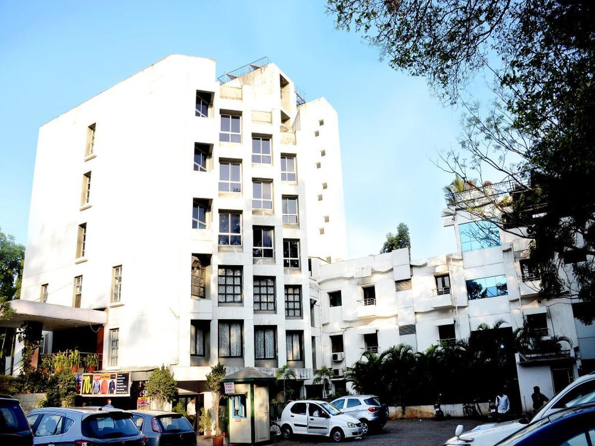 Hotel Ashiyana Pune Esterno foto