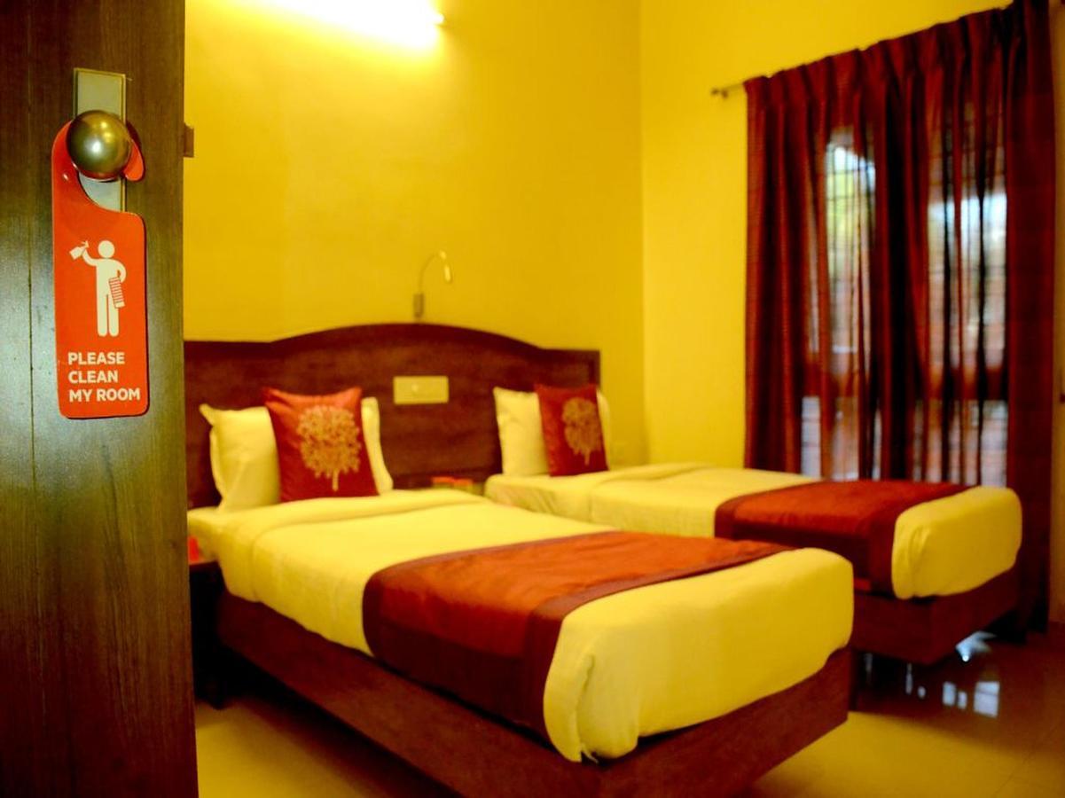 Hotel Ashiyana Pune Esterno foto